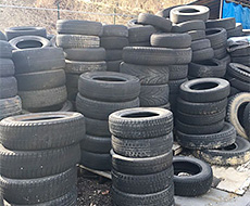 廃車をだして頂いた方のご自宅に保管してある廃タイヤを無料にてお引き受けします！